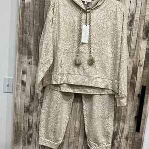 CLEOBELLA JOGGER/ LOUNGE SET BRAND NEW